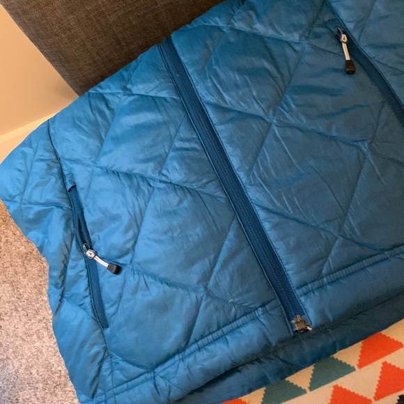 Turquoise the north face light puffer jacket size medium - Picture 6 of 6
